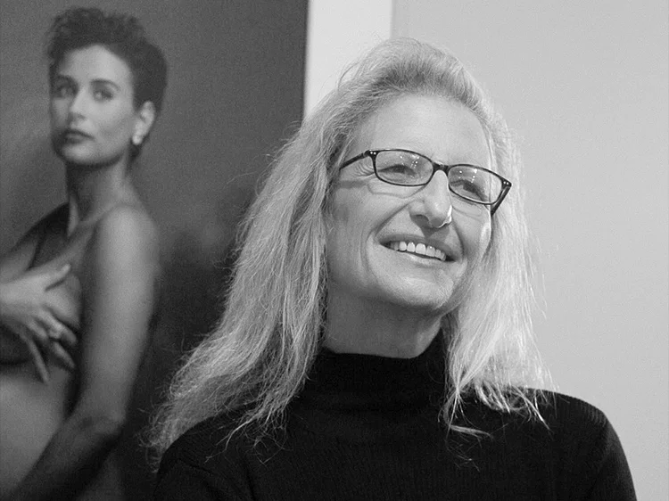Comment le regard d’Annie Leibovitz a redéfini la photographie de portrait féminin