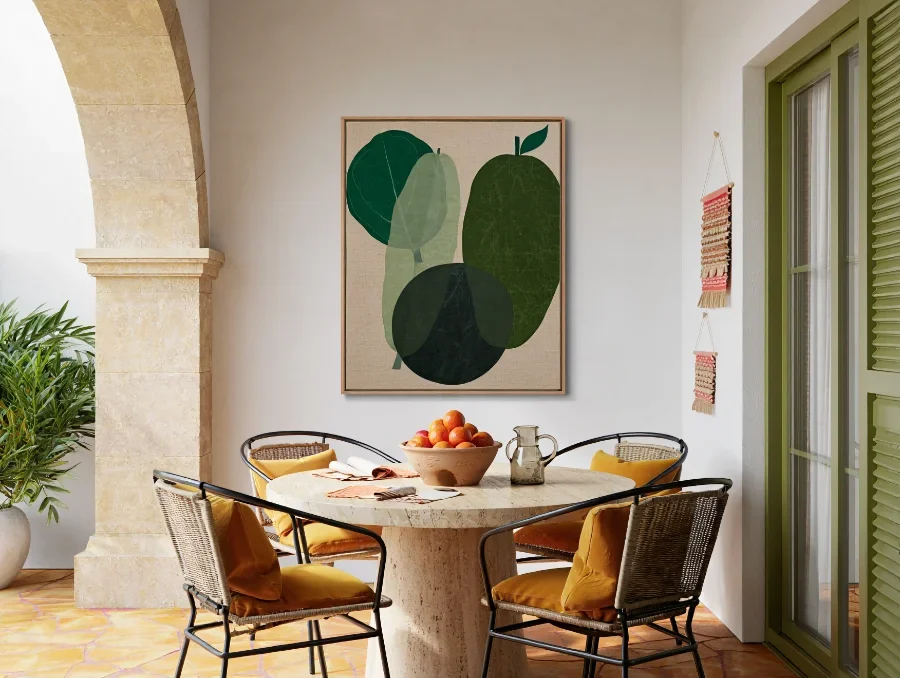 Table de salle à manger contemporaine avec tableau de nature morte moderne accroché au mur