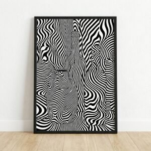 Imaginez un monde où les objets du quotidien, d'ordinaire si silencieux, se mettent à vibrer d'une énergie invisible. Ces flacons, hérités des maîtres du passé, s'animent sous vos yeux, portés par des ondes graphiques hypnotiques. Une rencontre inattendue entre la sérénité d'un atelier d'autrefois et le rythme effréné de l'abstraction optique moderne.