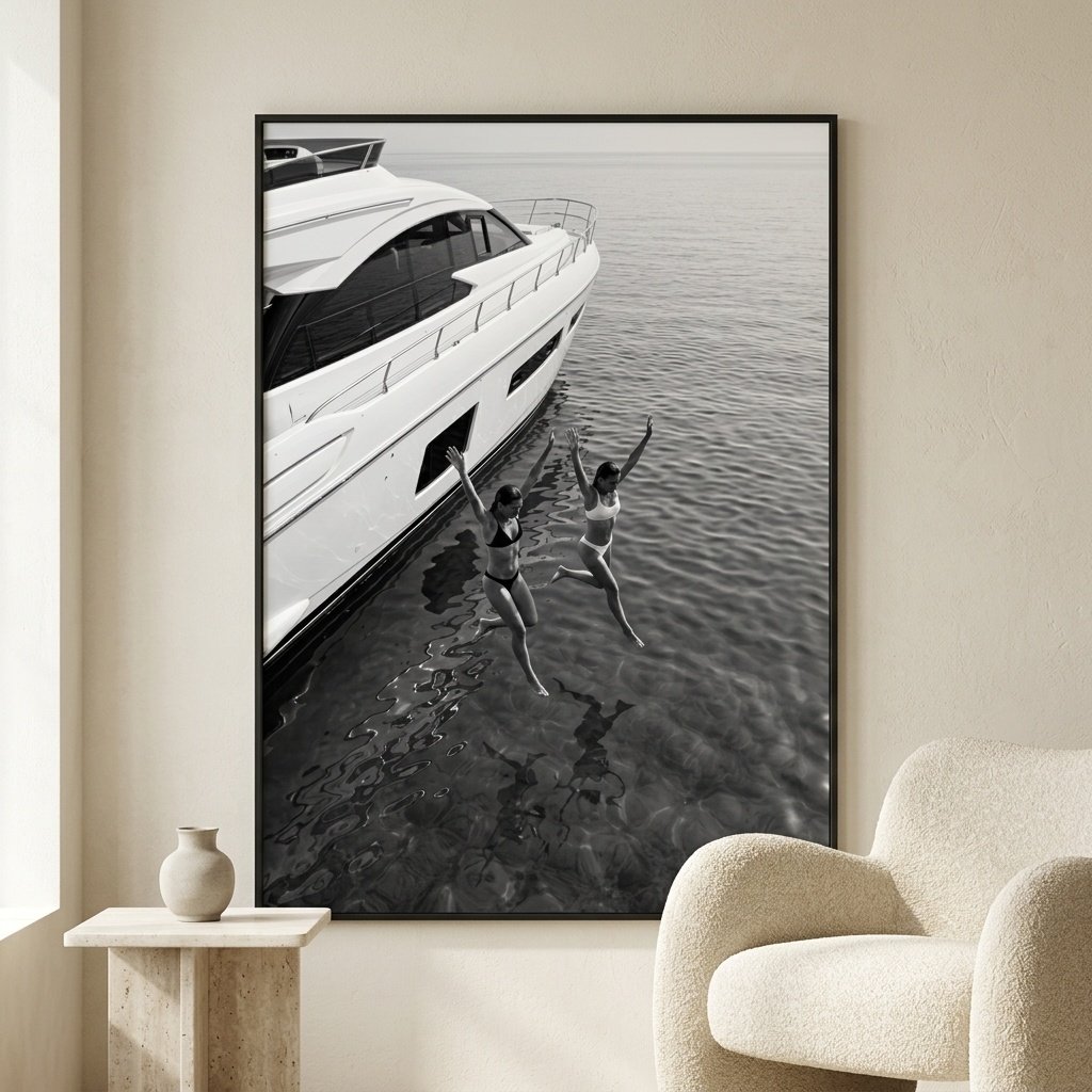 Joy Unleashed : saut de yacht (photo noir et blanc)